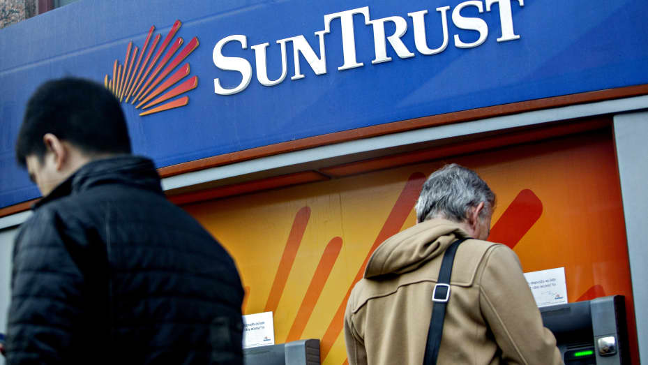 SunTrust Bank - Travel Rewards: Exploring the World